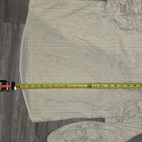 Entro Cream Flutter Sleeve Ruffled Blouse - Picture 6 of 7